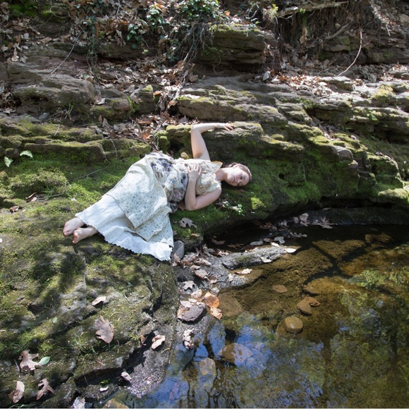 Meet your Posher, Christine - Picture 1 of 5